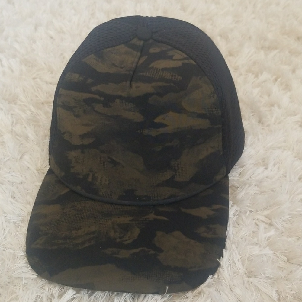 Lululemon men's hat